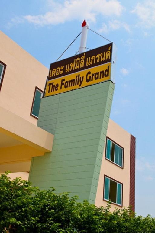 Hotel The Family Grand Udon Thani Exterior foto
